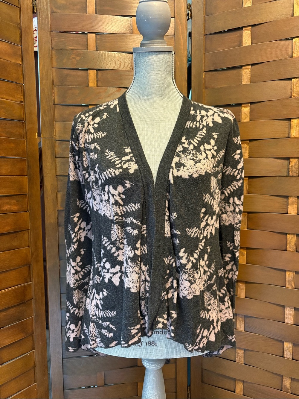 Belldini Women's Gray and Blush Floral Open-Front Sweater Cardigan size small